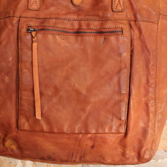 Frye Shoulder Bag Vintage Rustic British Tan Leather Clean lining - Picture 2 of 16